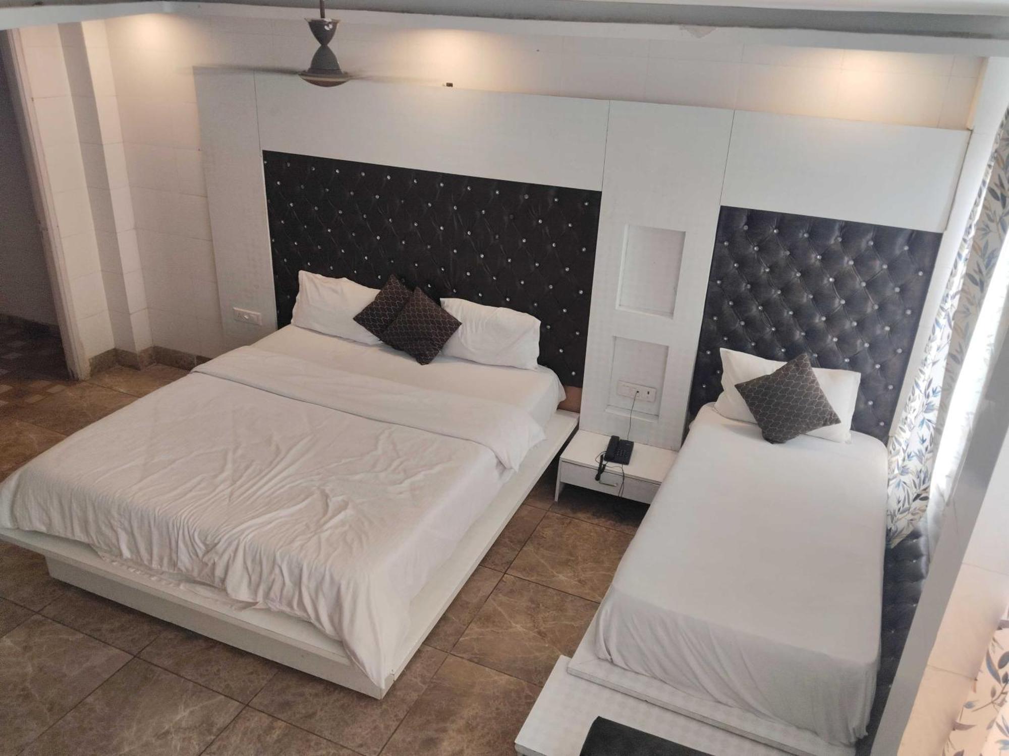 Super Hotel O Vivaan Residency Rohtak Exterior photo